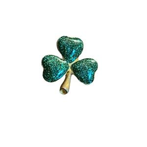 clover pin